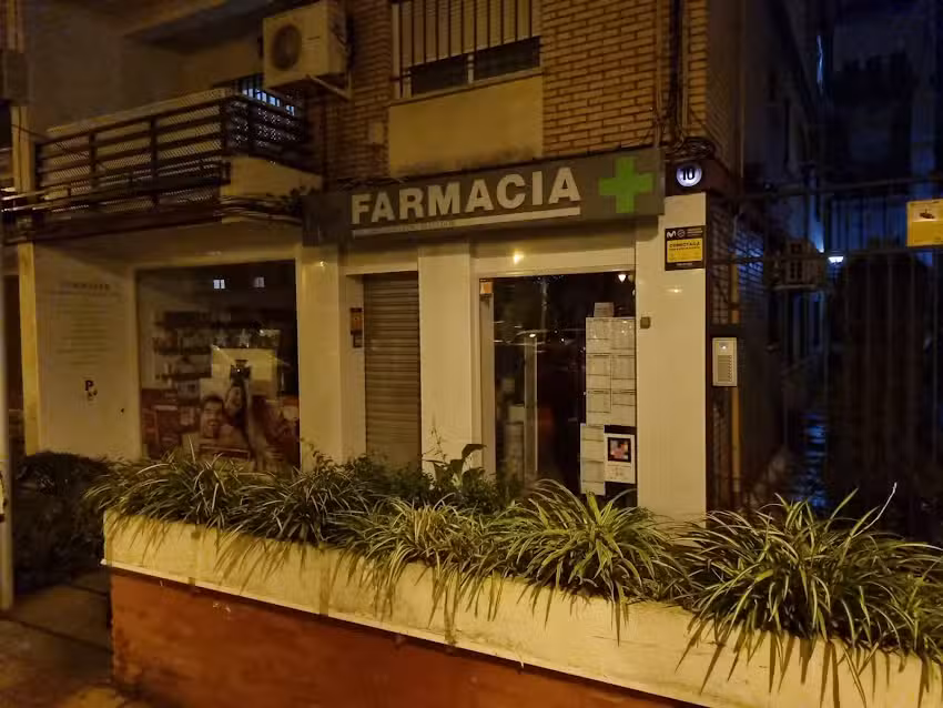 Castro Salvador Em&iacute;lia