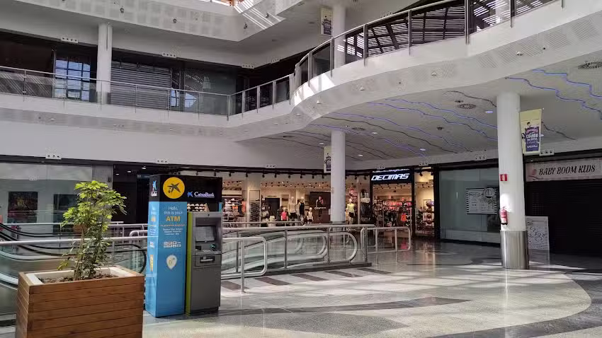 Centro Comercial &Aacute;guilas Plaza