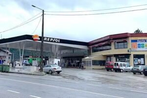 Estaci&oacute;n de Servicio Santa Cruz Repsol