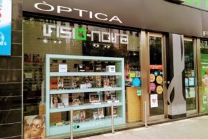 Farmacia 24h Raga-Jim&eacute;nez. Visi&oacute; Nova &ograve;ptiques