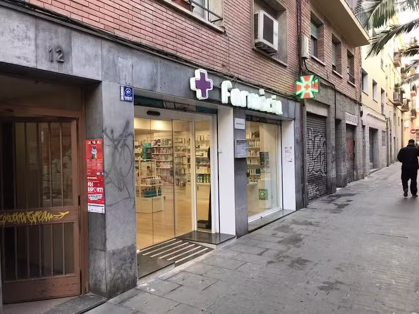 Farm&agrave;cia a Sants &ndash; Farm&agrave;cia Cicer&oacute; by Ariadna F&agrave;brega