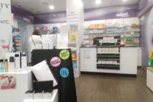 Farmacia Adzet