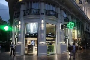 Farmacia Ajuntament (Farmacia plaza ayuntamiento, 3)