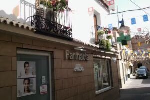 Farmacia Alba Sonseca. Ldo. Mario Garófano Gordo