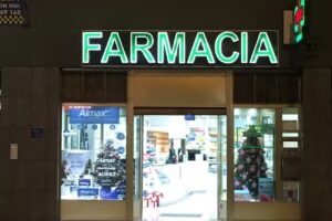 Farmacia Alicia y Carlos R&iacute;os Artiles