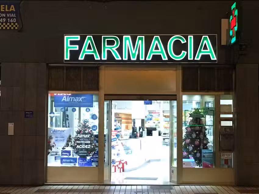 Farmacia Alicia y Carlos R&iacute;os Artiles