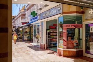 Farmacia Am&eacute;ricas Plaza &ndash; Lcdo. Lucio P&eacute;rez Aranaz