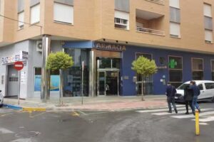 Farmacia Amparo Caparr&oacute;s L&oacute;pez