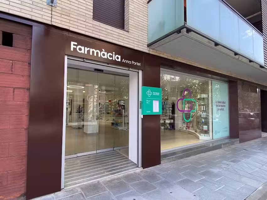 Farm&agrave;cia Anna Portet