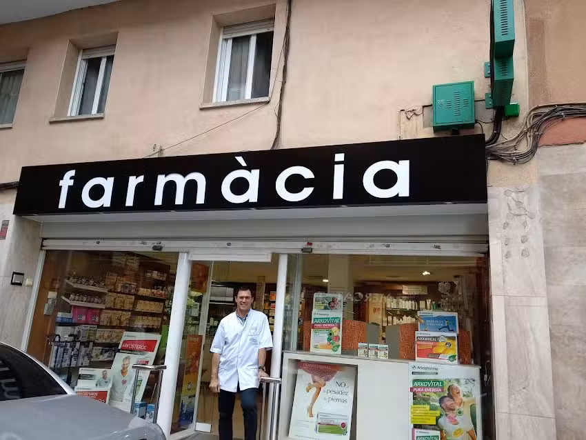 Farm&agrave;cia Antoni Montserrat Olivella