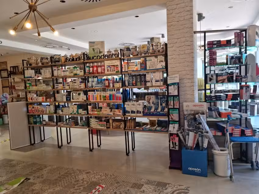 Farmacia Arag&oacute;n. Lda. Carmen Almagro Arag&oacute;n