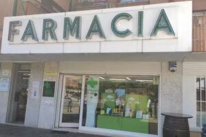 Farmacia Arturo Eyries (Lda. Mar&iacute;a Dolores Parra Astorgano)