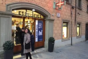 Farm&agrave;cia Barnolas (Antiga F. Gen&iacute;s)