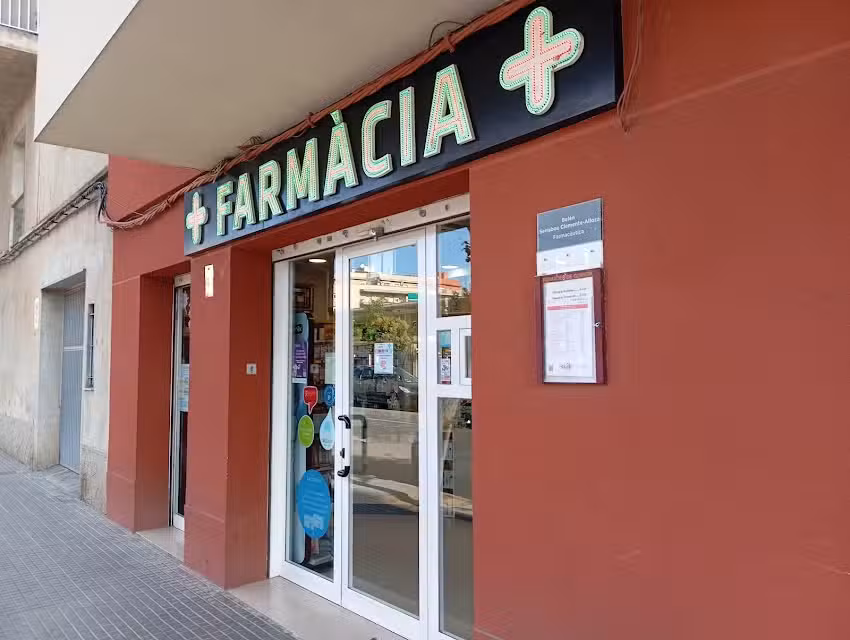 Farm&agrave;cia Bel&eacute;n Serrabou