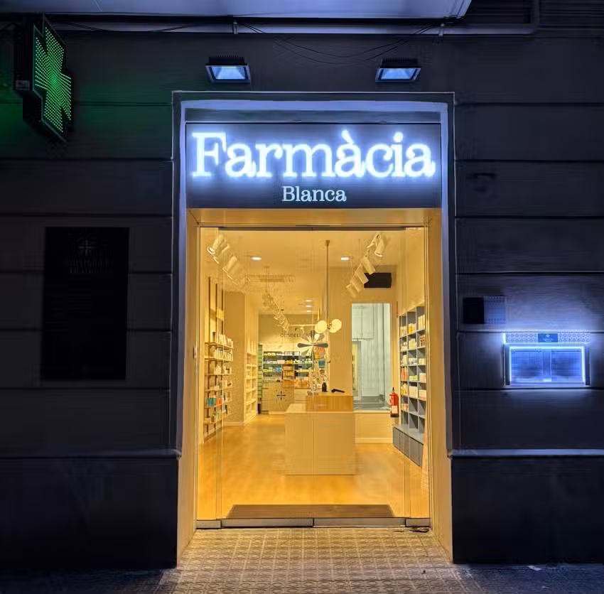 Farm&agrave;cia Blanca Piqu&eacute;