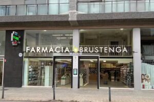 Farm&agrave;cia Brustenga