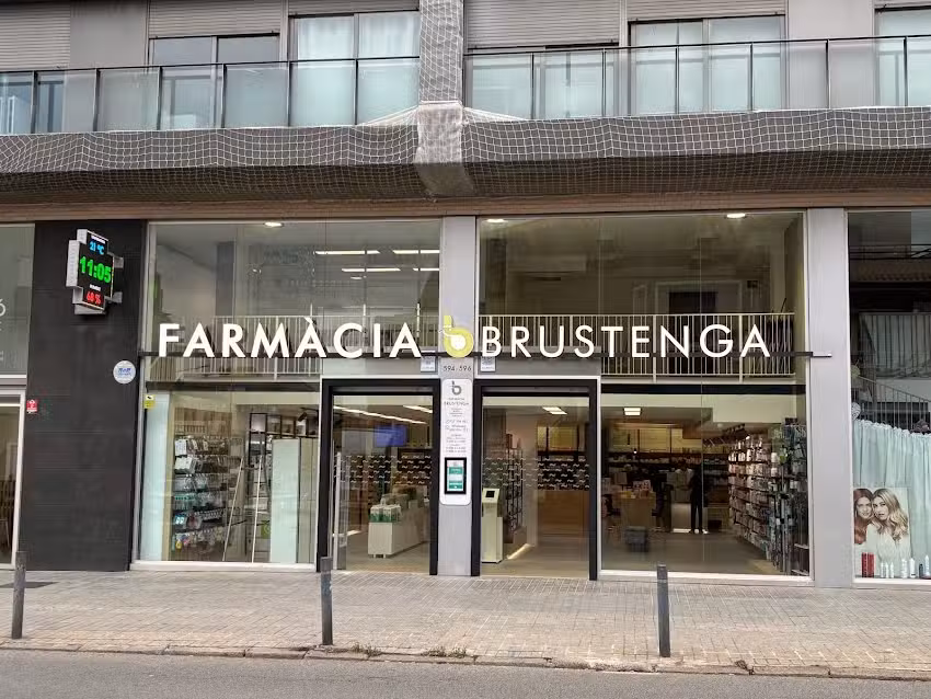Farm&agrave;cia Brustenga