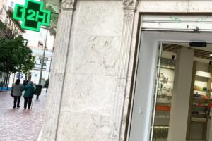 Farmacia c/Alonso Heredia 22