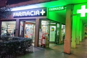 Farmacia C&aacute;novas CB