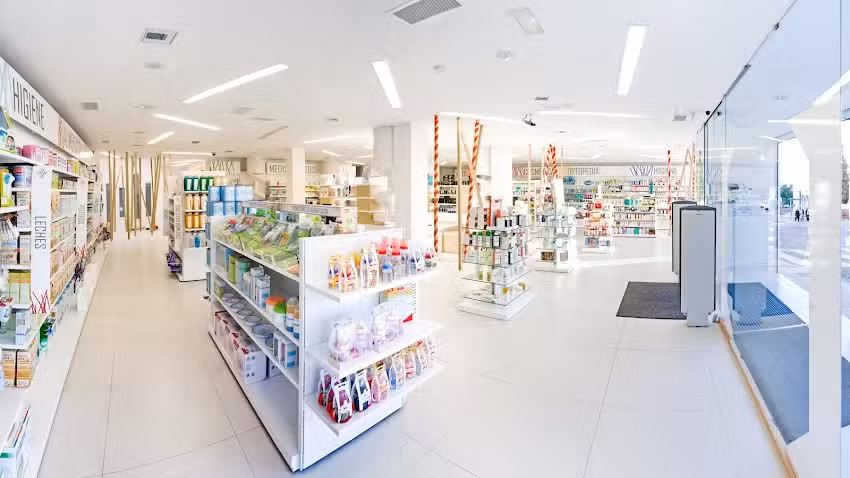 Farmacia Caparr&oacute;s Y Reina C B // Ldo. Javier Reina // Parafaramcia Sta Mar&iacute;a del &Aacute;guila