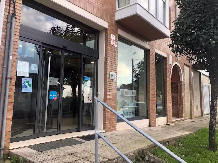 Farmacia Carbay&iacute;n Alto