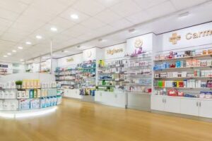 Farmacia Carmen de Juan Aguil&oacute;. Dermocosmetica, Test VIH, veterinaria, formulaci&oacute;n magistral