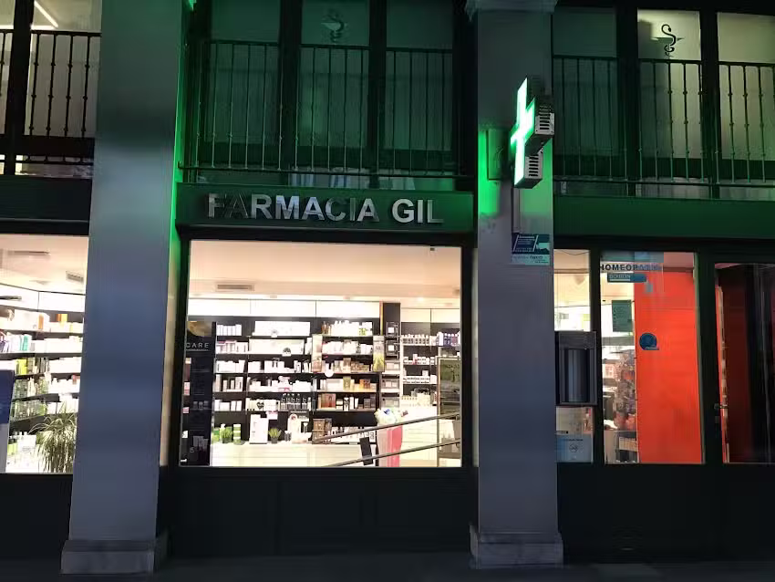 Farmacia Cebaderia 3 (Lda. Paz L&oacute;pez-Casamayor Justicia)