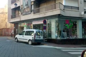 Farmacia Central Lda. Marienka Mart&iacute;nez Ciller.