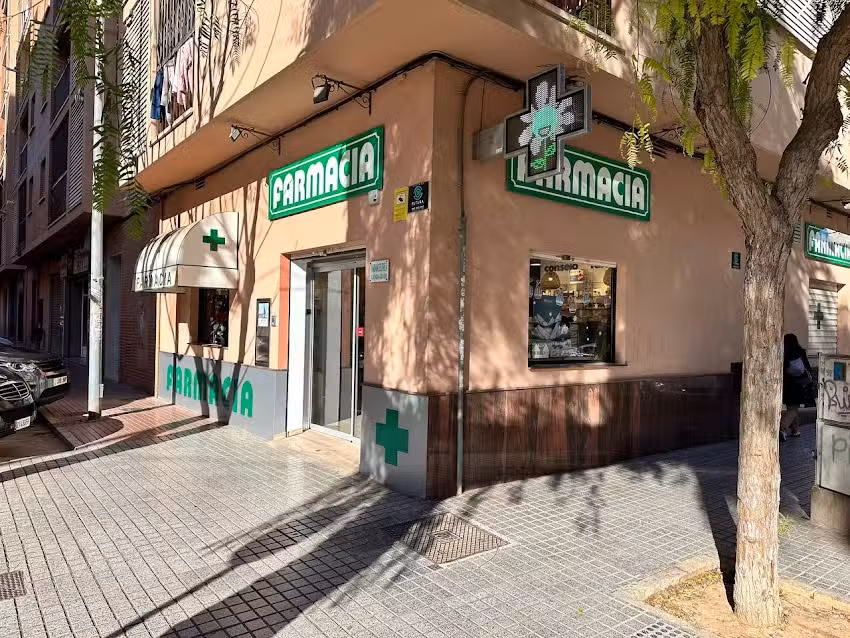 Farmacia Central | Ldo. V&iacute;ctor Alegre