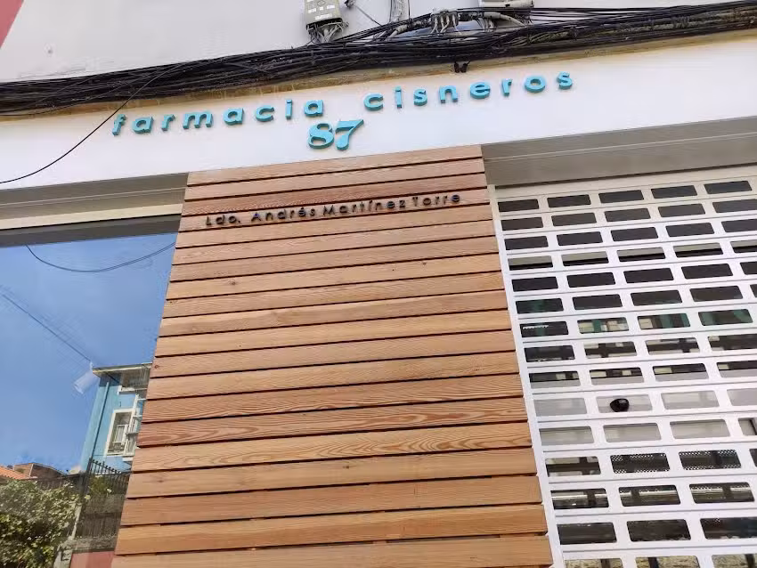 Farmacia Cisneros &ndash; Lcdo. Andr&eacute;s Mart&iacute;nez Torre