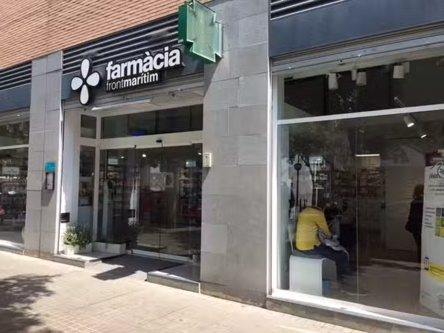 Farm&agrave;cia Clanxet Wust, Pilar