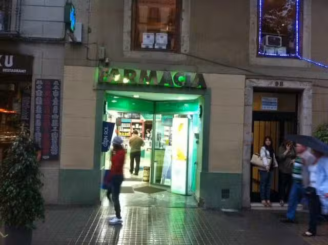 FARM&Agrave;CIA CLAP&Eacute;S
