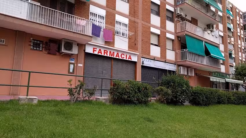 Farm&agrave;cia Clara Pujadas