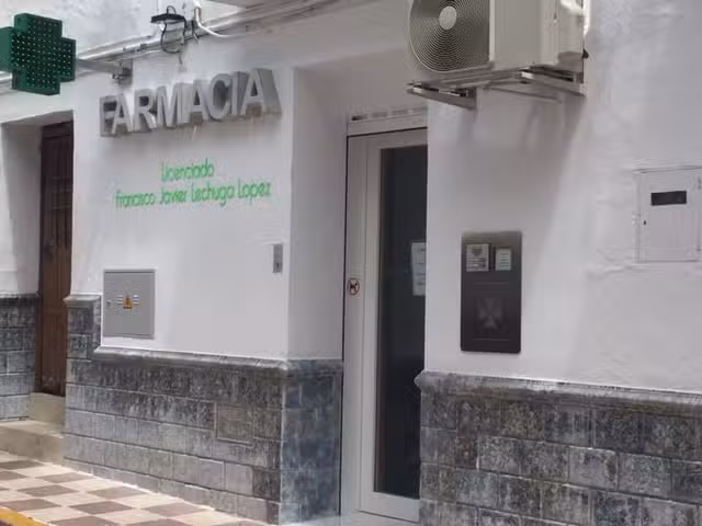 FARMACIA C&oacute;mpeta Ldo. Francisco Javier Lechuga L&oacute;pez