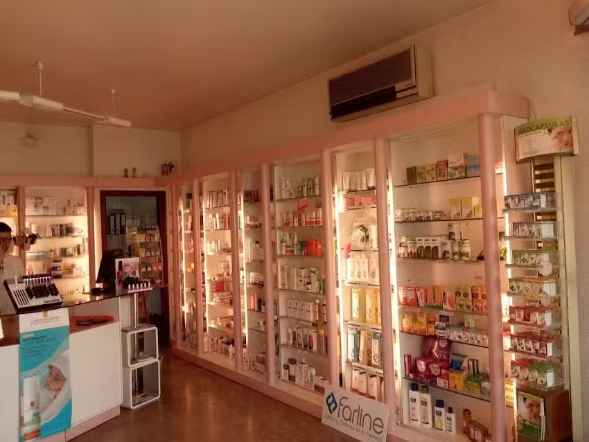 Farmacia Cor&ccedil;&agrave; Carles Comas