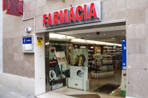 Farm&agrave;cia Costa Serena