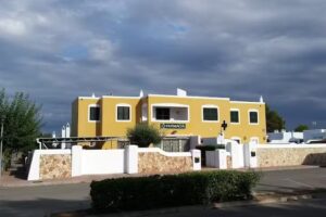 Farm&agrave;cia de Cala Blanca