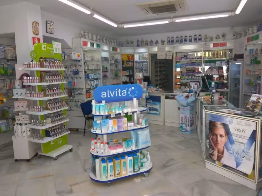FARMACIA de ENMEDIO &ndash; Ldo. Sebasti&aacute;n Mira Caballos