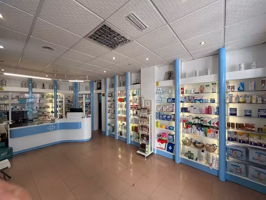 Farmacia de Hu&eacute;neja Lcda. Araceli Luque