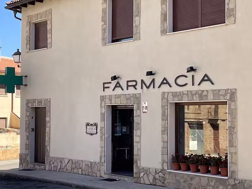 Farmacia de Orihuela del Tremedal. Elisa Dob&oacute;n P&eacute;rez