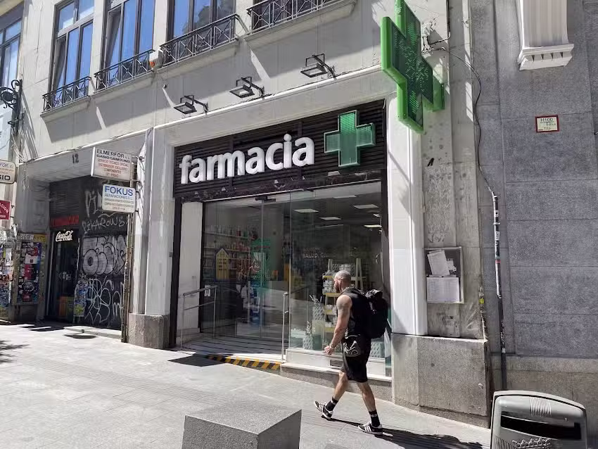 Farmacia del Globo Carretas Lda. Luc&iacute;a S&aacute;nchez Nestares