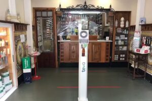 Farm&agrave;cia del Raval