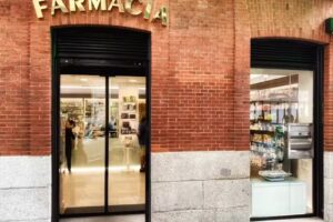Farmacia Don Ramón de la Cruz 26