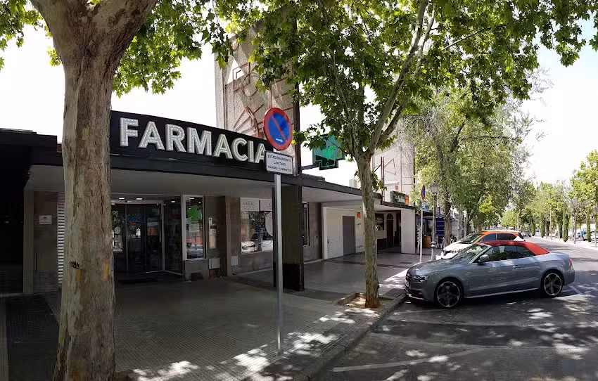 Farmacia &laquo;El Mirador&raquo; &ndash; Manuel Maroto Montalvo