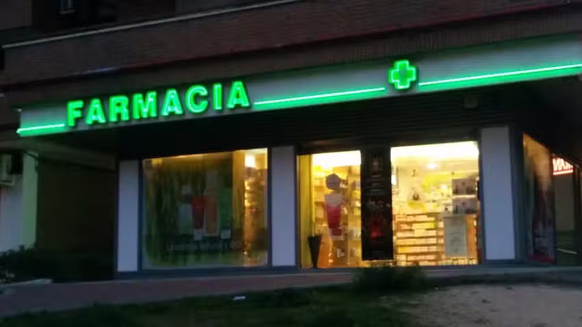Farmacia Emigrantes, 3