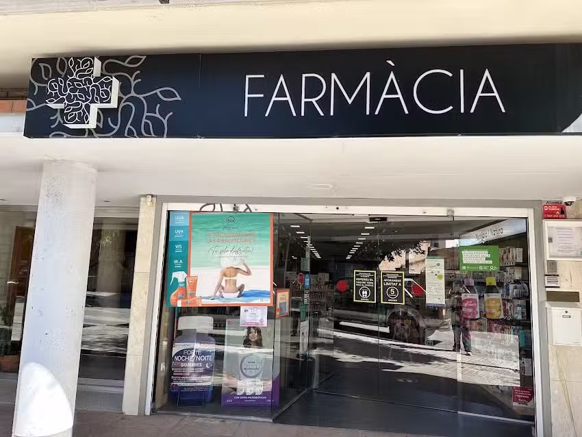 Farm&agrave;cia Emili Coll