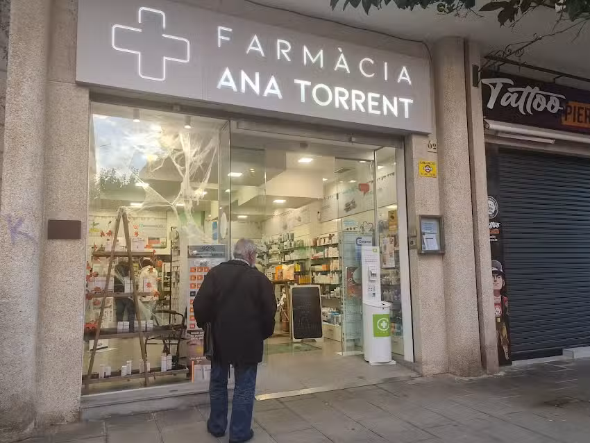 Farmacia en Pineda de Mar Ana Torrent. Parafarmacia.