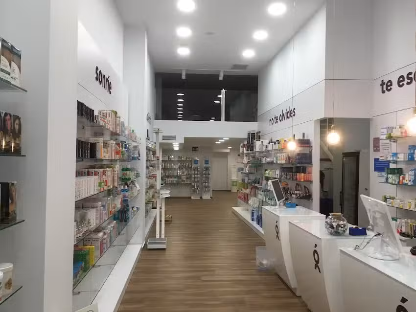 Farmacia Estaci&oacute;n: Lda. Hern&aacute;ndez Rex Mercedes
