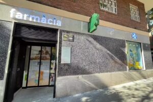 Farm&agrave;cia Esther Losa