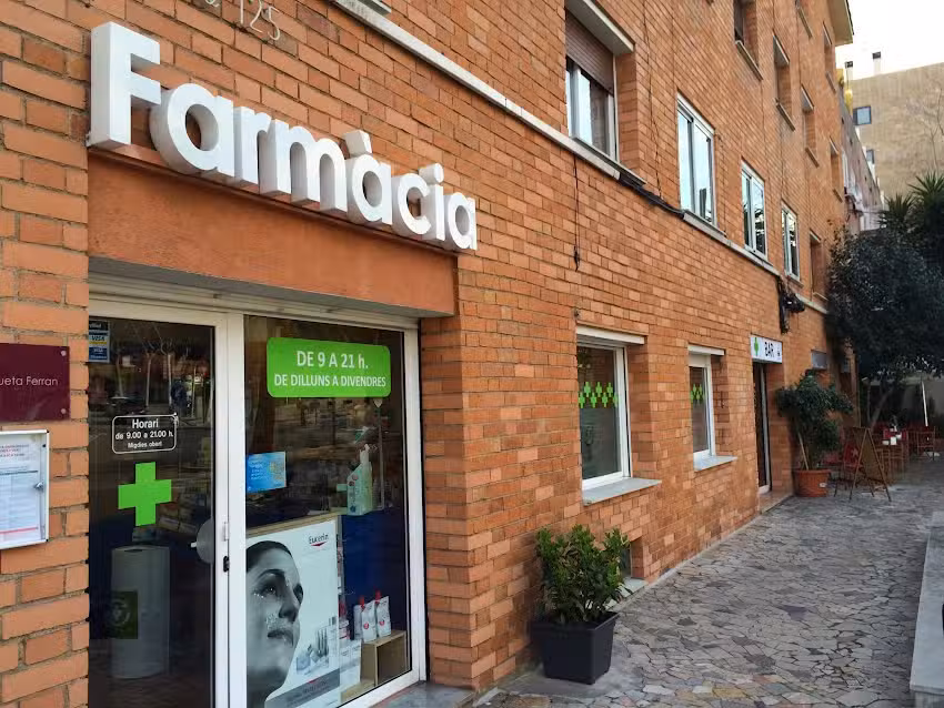Farm&agrave;cia Ferran